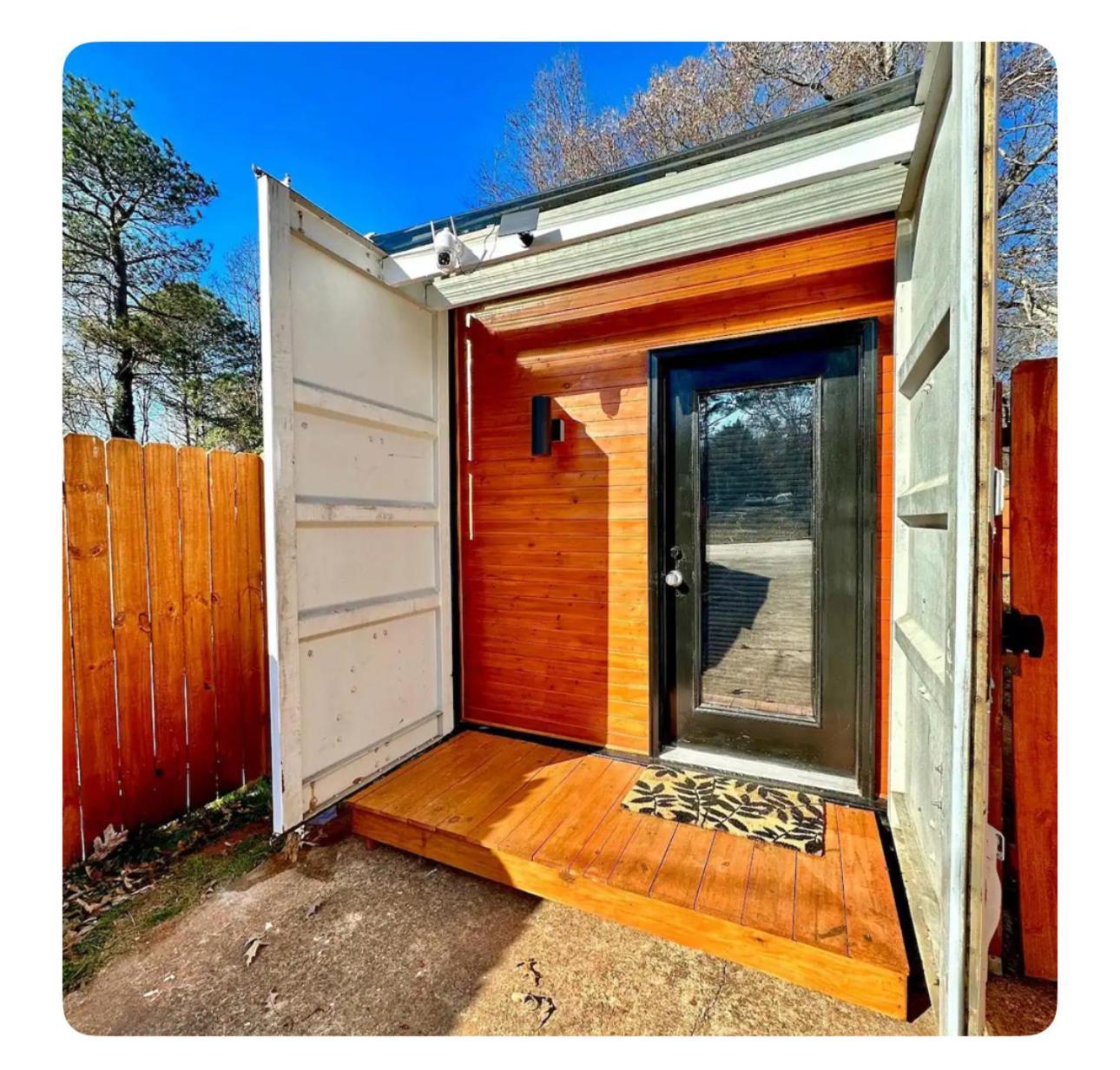 Nomehaus Shipping Container Studio Residential Neighborhood أثينز، أوهايو المظهر الخارجي الصورة